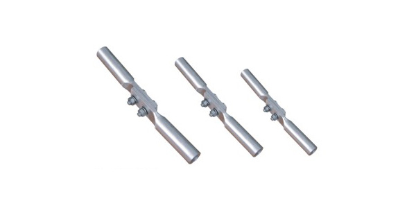 �y�{������